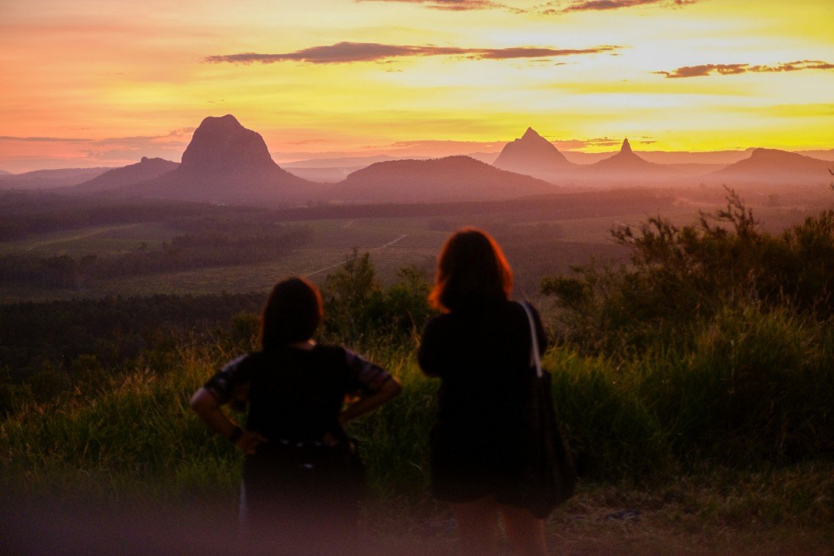 glass-house-mountains-sunset